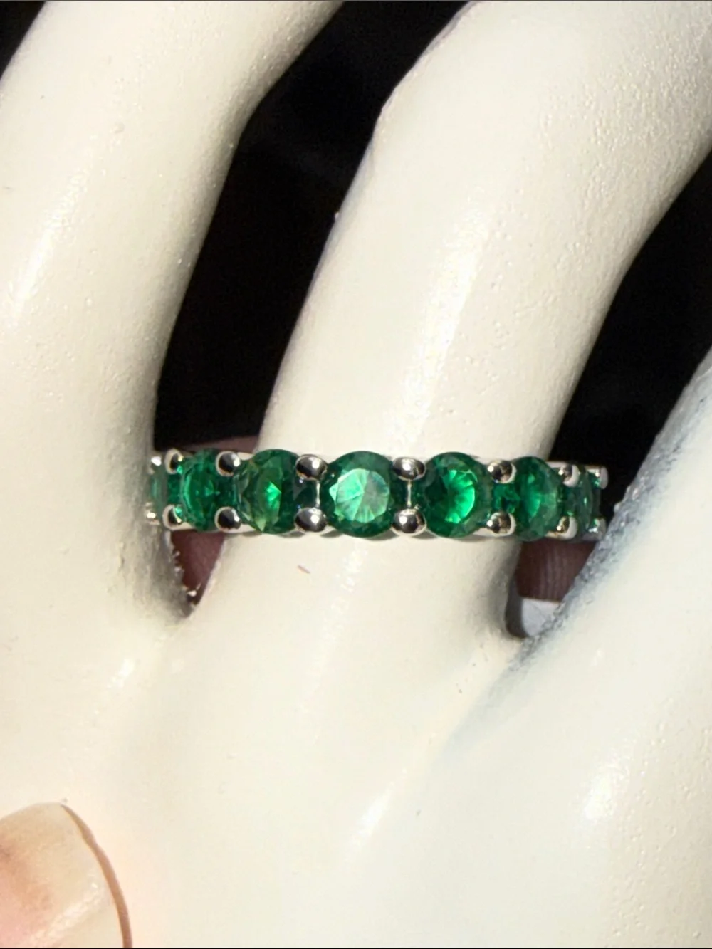 925 Sterling Silver elegant emerald